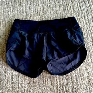Lululemon Camo Black Speedups Low Rise 2.5 in SIZE 0